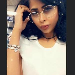 Meet your Posher, Esther